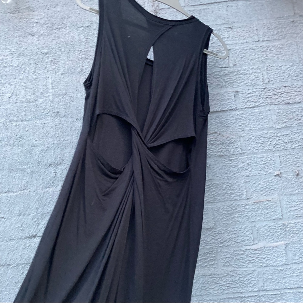 Gilli Black MIDI Dress with Keyhole Twist Back, M